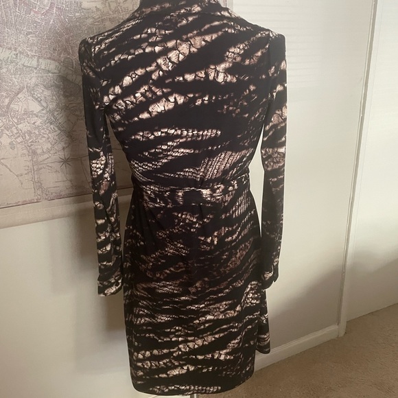 Calvin Klein wrap dress - Picture 5 of 7